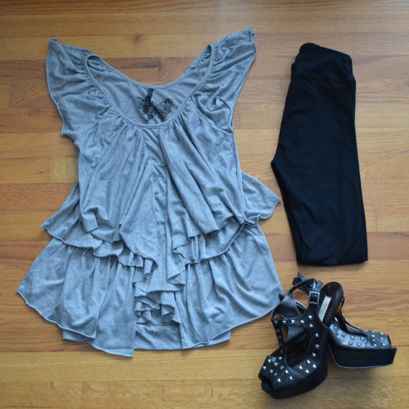 Buffalo Grey Ruffle/Pretty Top - Picture 16 of 16